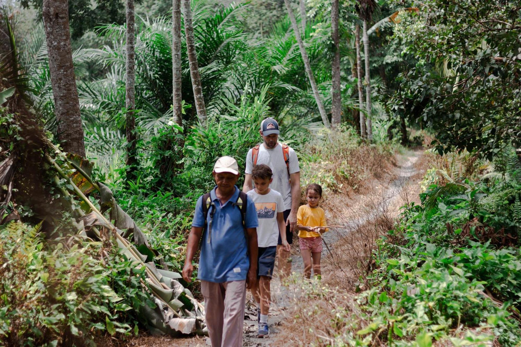 Ambow Homestay Jungle Trekking & Village Tour Bukit Lawang Kültér fotó
