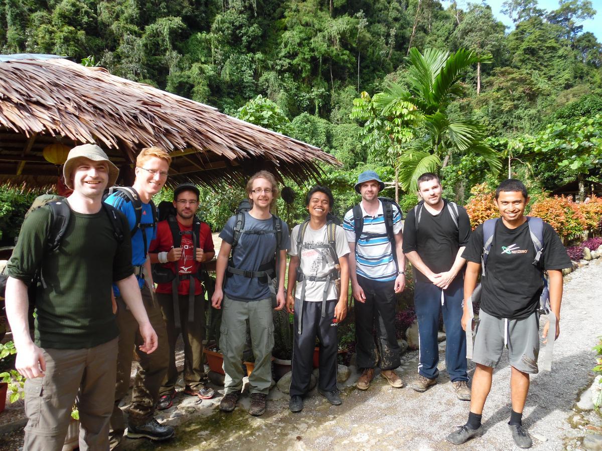 Ambow Homestay Jungle Trekking & Village Tour Bukit Lawang Kültér fotó